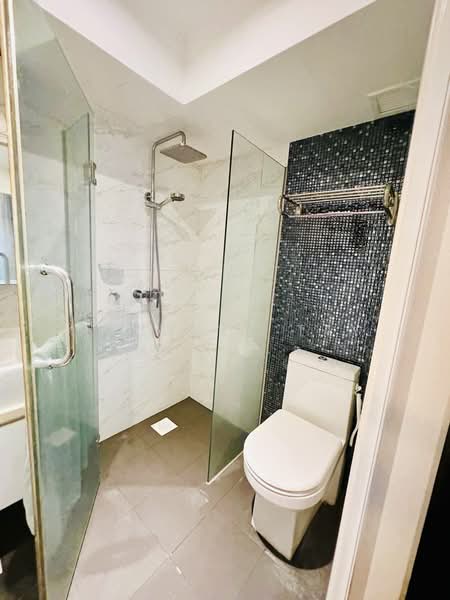 RV Point, 233 River Valley Road, 1 Bedroom, 388 sqft, Condominium For Sale, by Paulynn Tay, 500163299 - Bathroom - PropertyGuru.com.sg