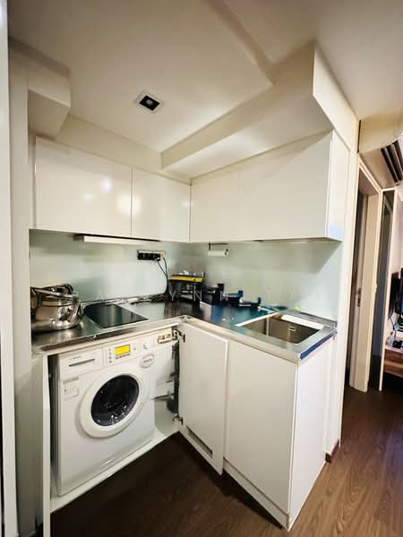 RV Point, 233 River Valley Road, 1 Bedroom, 388 sqft, Condominium For Sale, by Paulynn Tay, 500163299 - Kitchen - PropertyGuru.com.sg