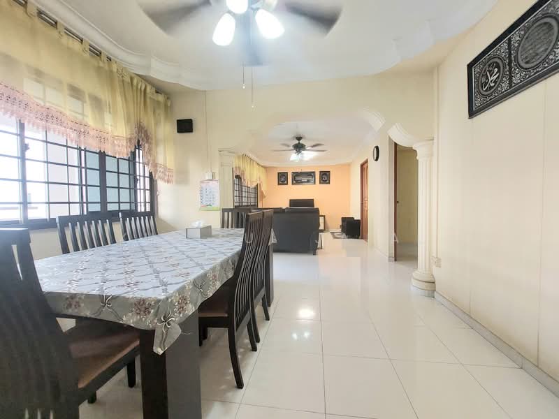 425 Woodlands Street 41, 425 Woodlands Street 41, 3 Bedrooms, 1,065 sqft, HDB Flat For Sale, by Khairul Jalal, 500163307 - Hall - PropertyGuru.com.sg