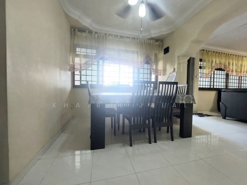 425 Woodlands Street 41, 425 Woodlands Street 41, 3 Bedrooms, 1,065 sqft, HDB Flat For Sale, by Khairul Jalal, 500163307 - Dining Room - PropertyGuru.com.sg