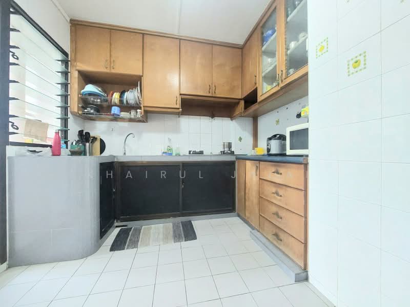 425 Woodlands Street 41, 425 Woodlands Street 41, 3 Bedrooms, 1,065 sqft, HDB Flat For Sale, by Khairul Jalal, 500163307 - Kitchen - PropertyGuru.com.sg