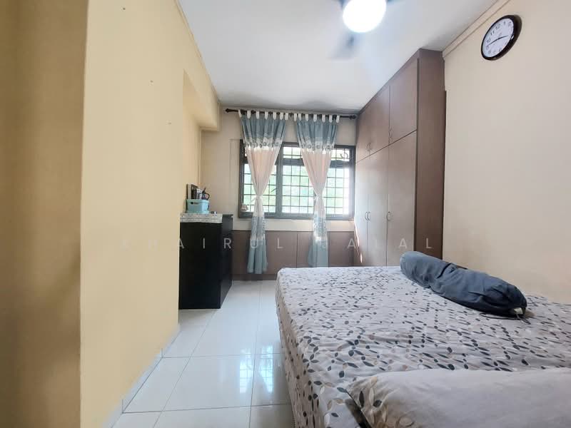 425 Woodlands Street 41, 425 Woodlands Street 41, 3 Bedrooms, 1,065 sqft, HDB Flat For Sale, by Khairul Jalal, 500163307 - Bedroom - PropertyGuru.com.sg
