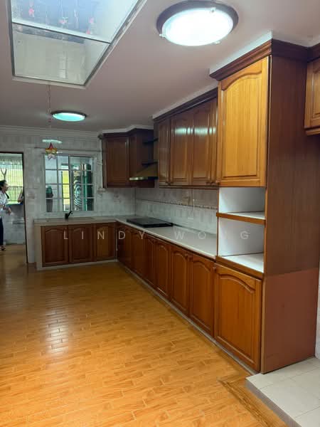 Opera Estate, Jalan Bangsawan, 5 Bedrooms, 2,800 sqft, Terraced House For Rent, by Lindy Wong, 500163311 - Kitchen - PropertyGuru.com.sg