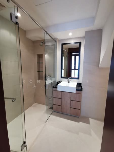 Emerald Hill Conservation Area, Saunders Road, 3 Bedrooms, 3,400 sqft, Conservation House For Rent, by RUTH, 500163312 - Bathroom - PropertyGuru.com.sg