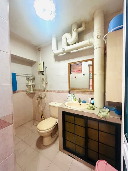 761 Woodlands Avenue 6, 761 Woodlands Avenue 6, Room Rental, 129 sqft, HDB Flat For Rent, by Joel Tan, 500163336 - Bathroom - PropertyGuru.com.sg