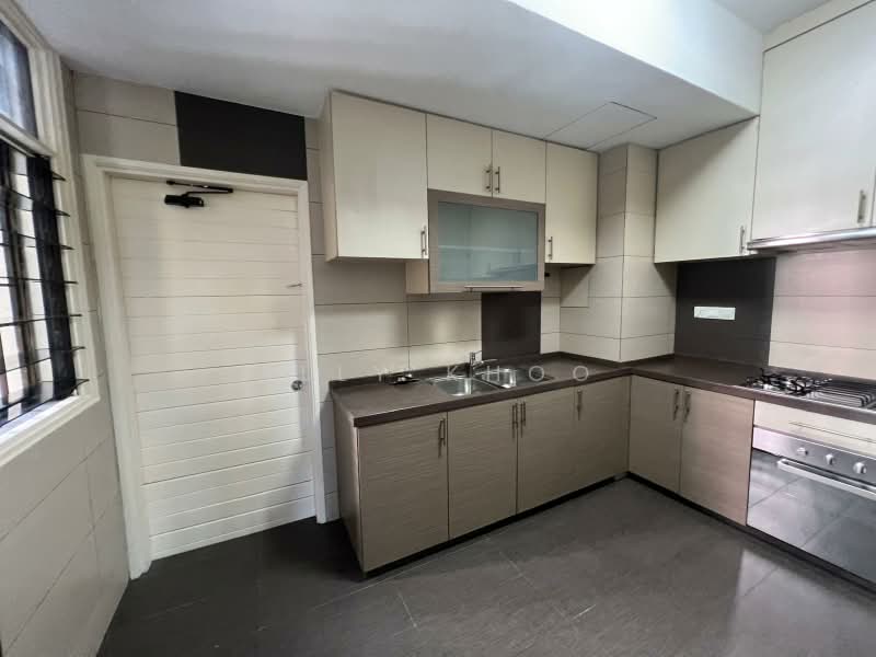 Ocean Park, 520 East Coast Road, 3 Bedrooms, 2,110 sqft, Condominium For Rent, by Ally Khoo, 500163338 - Kitchen - PropertyGuru.com.sg