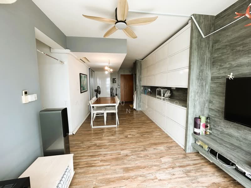420 Clementi Avenue 1, 420 Clementi Avenue 1, 3 Bedrooms, 1,033 sqft, HDB Flat For Sale, by Tan Hui Neo Veronica, 500163339 - Dining Room - PropertyGuru.com.sg
