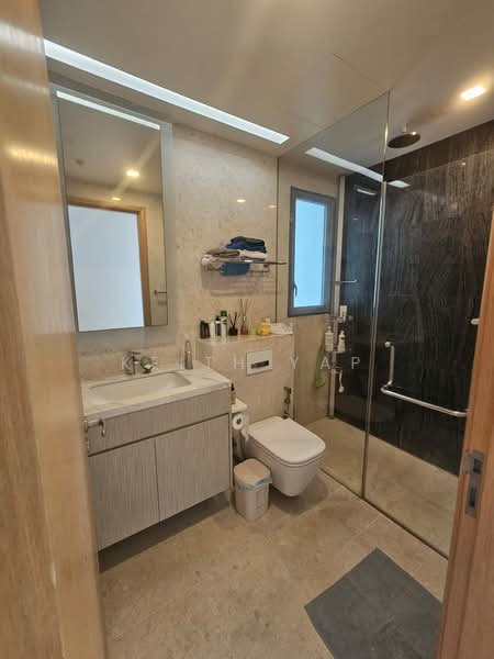 Grange Infinite, 27 Grange Road, 3 Bedrooms, 2,217 sqft, Condominium For Sale, by Keith Yap, 500163351 - Bathroom - PropertyGuru.com.sg