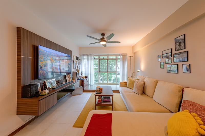176C Edgefield Plains, 176C Edgefield Plains, 3 Bedrooms, 1,184 sqft, HDB Flat For Sale, by Joy Shi 施谨婉, 500163357 - Living Room - PropertyGuru.com.sg