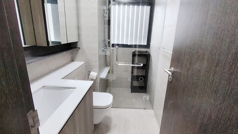 The Clement Canopy, 18 Clementi Avenue 1, Room Rental, 100 sqft, Condominium For Rent, by James Kong, 500163384 - Bathroom - PropertyGuru.com.sg
