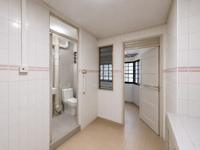 161 Simei Road, 161 Simei Road, 3 Bedrooms, 1,119 sqft, HDB Flat For Sale, by Sabrina Soong, 500163385 - Bathroom - PropertyGuru.com.sg