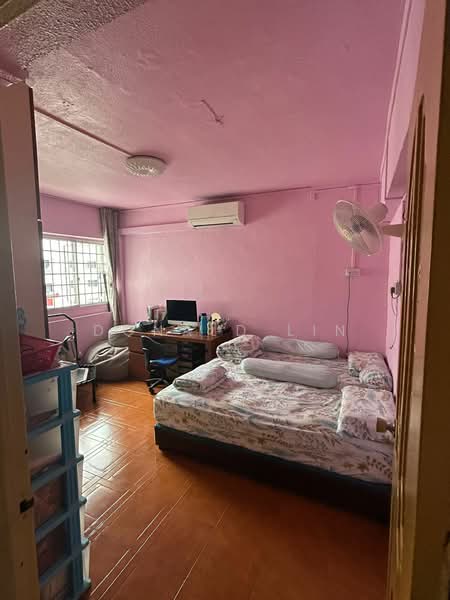 107 Bukit Batok West Avenue 6, 107 Bukit Batok West Avenue 6, 4 Bedrooms, 1,119 sqft, HDB Flat For Sale, by Donald Lin, 500163394 - Bedroom - PropertyGuru.com.sg