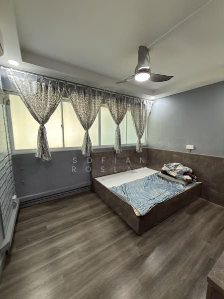 408 Jurong West Street 42, 408 Jurong West Street 42, 3 Bedrooms, 1,496 sqft, HDB Flat For Sale, by Sofian Roslan, 500163398 - Bedroom - PropertyGuru.com.sg