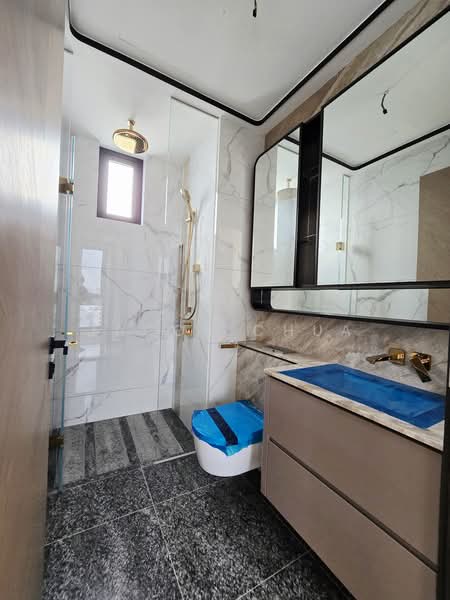 Perfect Ten, 323 Bukit Timah Road, 2 Bedrooms, 786 sqft, Condominium For Sale, by Jacob Chua, 500163400 - Bathroom - PropertyGuru.com.sg