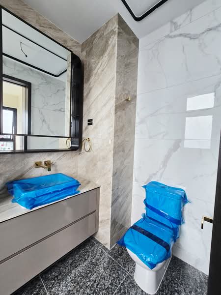 Perfect Ten, 323 Bukit Timah Road, 2 Bedrooms, 786 sqft, Condominium For Sale, by Jacob Chua, 500163400 - Bathroom - PropertyGuru.com.sg