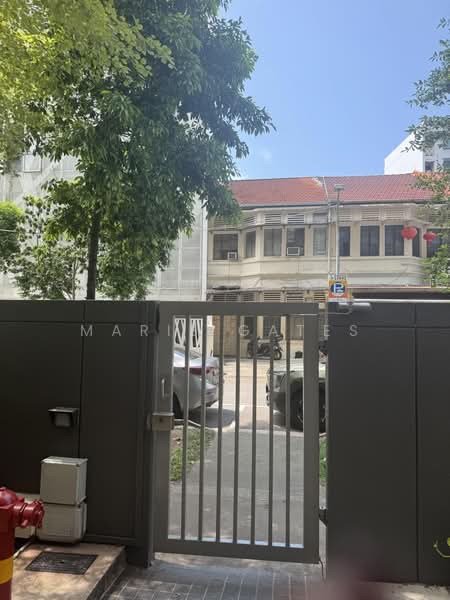 Freehold Penthouse, , 3 Bedrooms, 2,220 sqft, Condominium For Sale, by Marie Gates, 500163401 - Back gate - PropertyGuru.com.sg