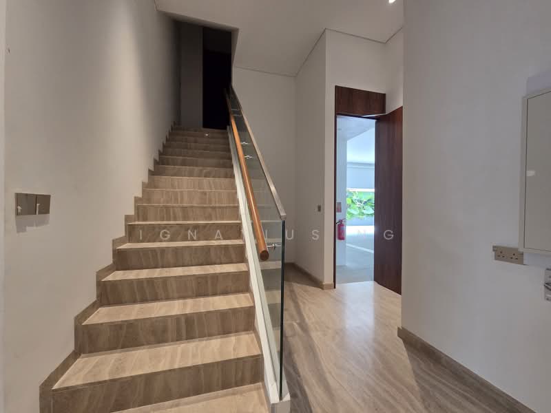6 Robin Drive, , 3 Bedrooms, 1,873 sqft, Apartment For Sale, by Ignatius Ng, 500163405 - Corridor - PropertyGuru.com.sg