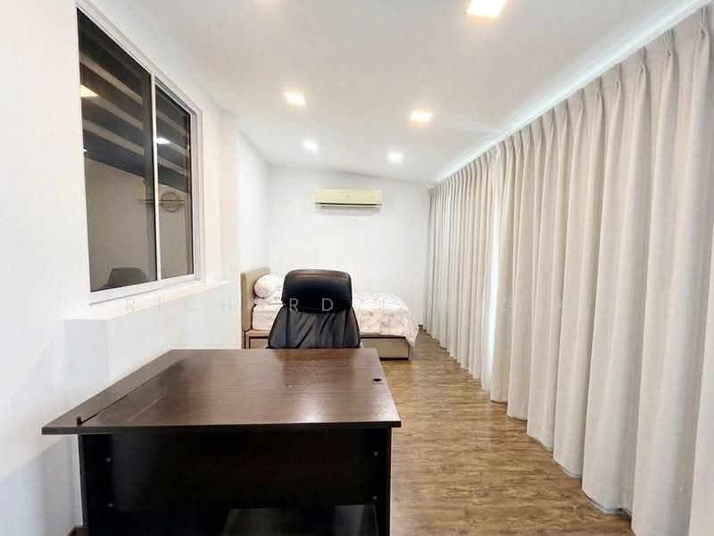 Elias Terrace, Elias Terrace, 5 Bedrooms, 2,500 sqft, Terraced House For Sale, by Richard Lin Z K, 500163407 - Bedroom - PropertyGuru.com.sg