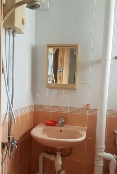 69 Telok Blangah Heights, 69 Telok Blangah Heights, Room Rental, 200 sqft, HDB Flat For Rent, by Tan Carlos 陈卡洛, 500163412 - Bathroom - PropertyGuru.com.sg