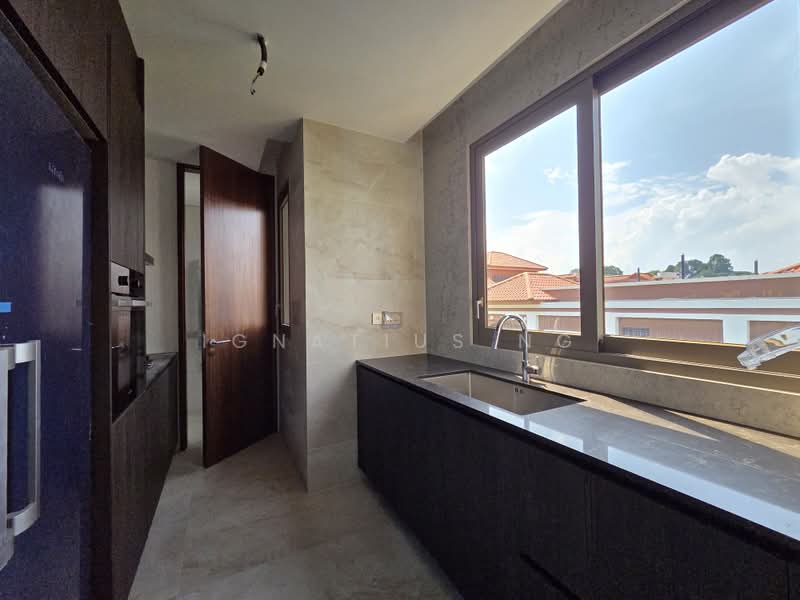 The Giverny Residences, 6 Robin Drive, 4 Bedrooms, 2,551 sqft, Condominium For Sale, by Ignatius Ng, 500163441 - Kitchen - PropertyGuru.com.sg