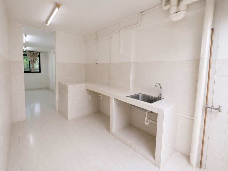 644 Hougang Avenue 8, 644 Hougang Avenue 8, 2 Bedrooms, 750 sqft, HDB Flat For Rent, by Brandon Loh, 500163456 - Kitchen - PropertyGuru.com.sg