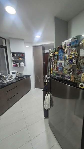 Parc Oasis, 39 Jurong East Avenue 1, 3 Bedrooms, 1,378 sqft, Condominium For Rent, by Darren Lim, 500163465 - Kitchen - PropertyGuru.com.sg
