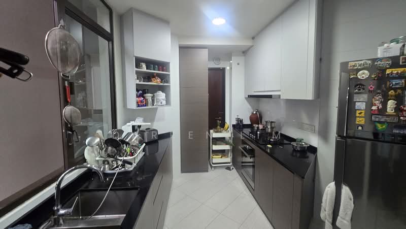 Parc Oasis, 39 Jurong East Avenue 1, 3 Bedrooms, 1,378 sqft, Condominium For Rent, by Darren Lim, 500163465 - Kitchen - PropertyGuru.com.sg
