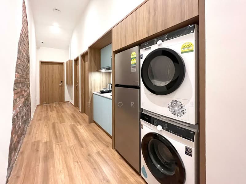 Fully Furnished Coliwoo Lavender | No Agent Fee, , Studio, 230 sqft, Walk-up Apartment For Rent, by Eddie Tork 戴先生, 500163469 - Corridor - PropertyGuru.com.sg