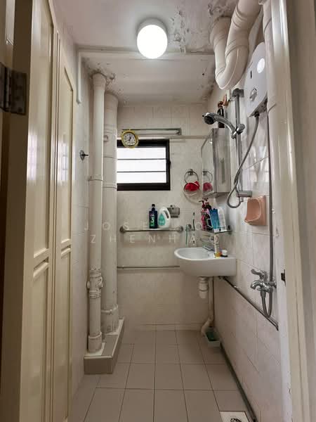 98 Whampoa Drive, 98 Whampoa Drive, 2 Bedrooms, 699 sqft, HDB Flat For Sale, by Jose Loh Zhenhao, 500163473 - Bathroom - PropertyGuru.com.sg