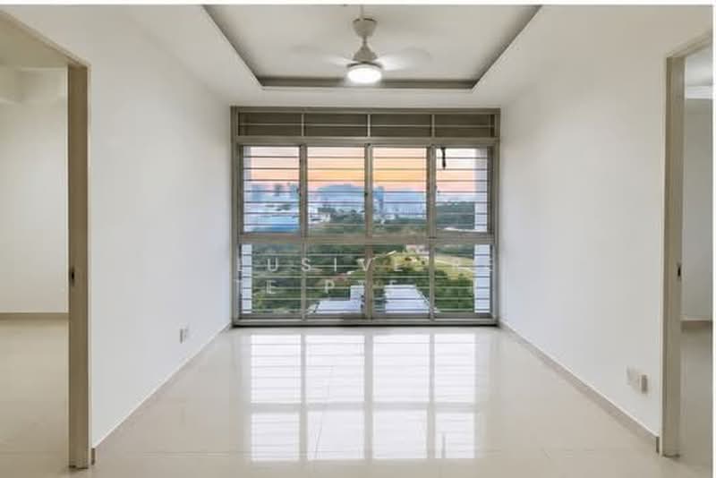 D02 Ideal Home for SGH Nurses! Walk to Outram MRT, , 4 Bedrooms, 1,270 sqft, Apartment For Rent, by ARTHUR, 500163479 - Living Room - PropertyGuru.com.sg