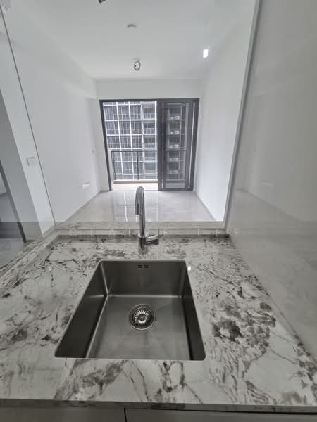 Tembusu Grand, 94 Jalan Tembusu, 2 Bedrooms, 743 sqft, Condominium For Rent, by Claire Lee, 500163505 - Kitchen - PropertyGuru.com.sg