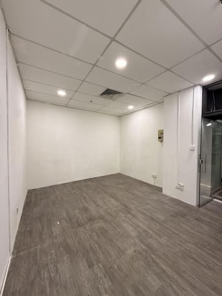 Excelsior Hotel, 5 Coleman Street, City Hall / Clarke Quay, 230 sqft, Mall Shop For Rent, by Julynn Ong, 500163523 - CommercialGuru.com.sg