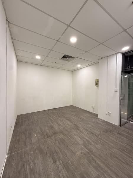 Excelsior Hotel, 5 Coleman Street, City Hall / Clarke Quay, 230 sqft, Mall Shop For Rent, by Julynn Ong, 500163523 - CommercialGuru.com.sg
