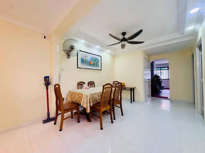723 Jurong West Avenue 5, 723 Jurong West Avenue 5, 4 Bedrooms, 1,302 sqft, HDB Flat For Sale, by Yvonne Chua, 500163527 - Dining Room - PropertyGuru.com.sg
