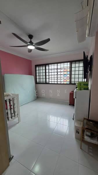 723 Jurong West Avenue 5, 723 Jurong West Avenue 5, 4 Bedrooms, 1,302 sqft, HDB Flat For Sale, by Yvonne Chua, 500163527 - Bedroom - PropertyGuru.com.sg