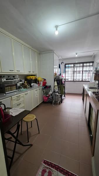 723 Jurong West Avenue 5, 723 Jurong West Avenue 5, 4 Bedrooms, 1,302 sqft, HDB Flat For Sale, by Yvonne Chua, 500163527 - Kitchen - PropertyGuru.com.sg