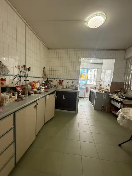 979 Jurong West Street 93, 979 Jurong West Street 93, 3 Bedrooms, 1,119 sqft, HDB Flat For Sale, by Sheryl Chan, 500163534 - Kitchen - PropertyGuru.com.sg