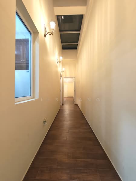 jalan chengkek, , Room Rental, 200 sqft, Terraced House For Rent, by Ailsa Ang, 500163540 - Walkway to Kitchen & Rooms - PropertyGuru.com.sg