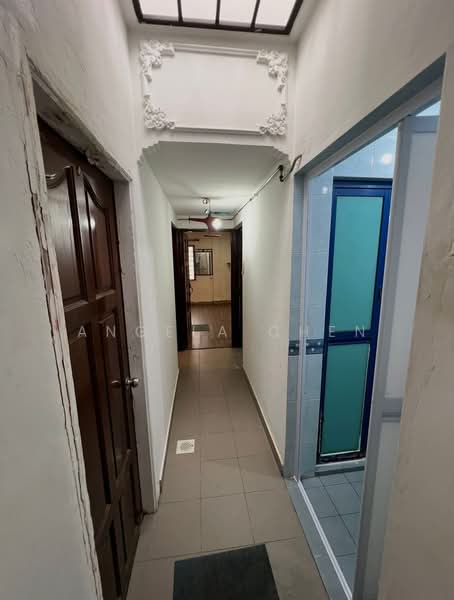 20 year lease landed Jalan Asas, Jalan Asas, 3 Bedrooms, 1,770 sqft, Corner Terrace For Sale, by Angela Chen, 500163543 - Corridor - PropertyGuru.com.sg