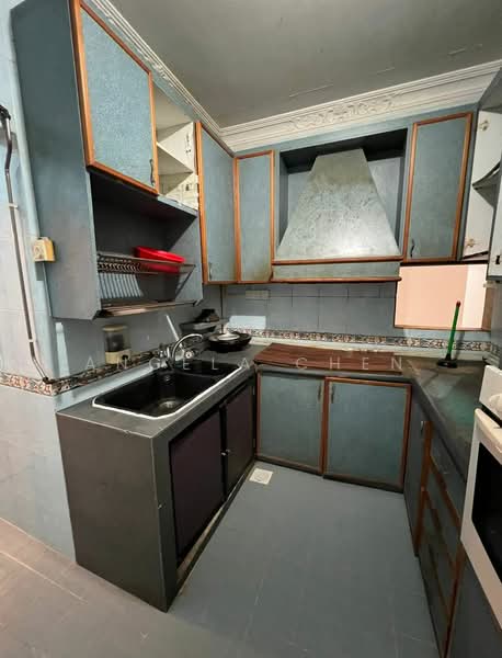20 year lease landed Jalan Asas, Jalan Asas, 3 Bedrooms, 1,770 sqft, Corner Terrace For Sale, by Angela Chen, 500163543 - Kitchen - PropertyGuru.com.sg