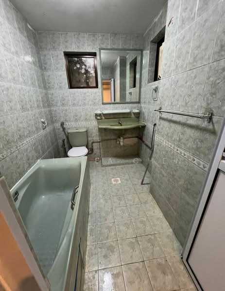 20 year lease landed Jalan Asas, Jalan Asas, 3 Bedrooms, 1,770 sqft, Corner Terrace For Sale, by Angela Chen, 500163543 - Bathroom - PropertyGuru.com.sg