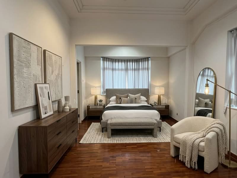 ⭐️LAST OFFER $4.XXM⭐️250M MALL⭐️SIGLAP⭐️近期笋盘⭐️, AA REBUILD POTENTIAL | ATTRACTIVE ENTRY | GOOD SIZE CORNER TERRACE, 4 Bedrooms, 2,500 sqft, Corner Terrace For Sale, by Andrew Goh, 500163552 - Bedroom - PropertyGuru.com.sg