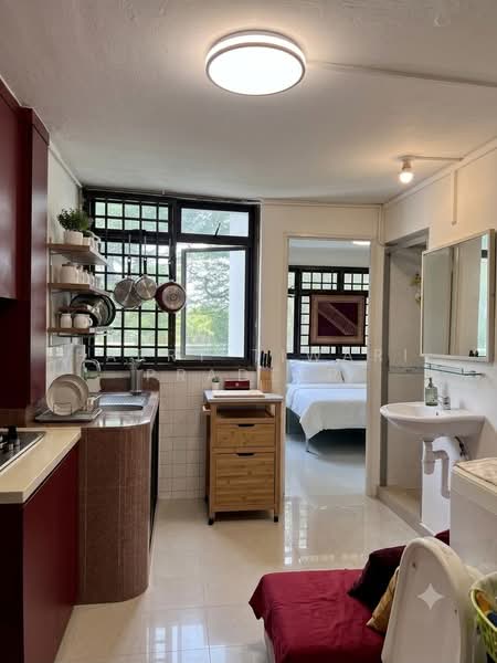 4 Ghim Moh Road, 4 Ghim Moh Road, 2 Bedrooms, 720 sqft, HDB Flat For Sale, by Parry Tiwari Pradeep, 500163555 - Kitchen - PropertyGuru.com.sg