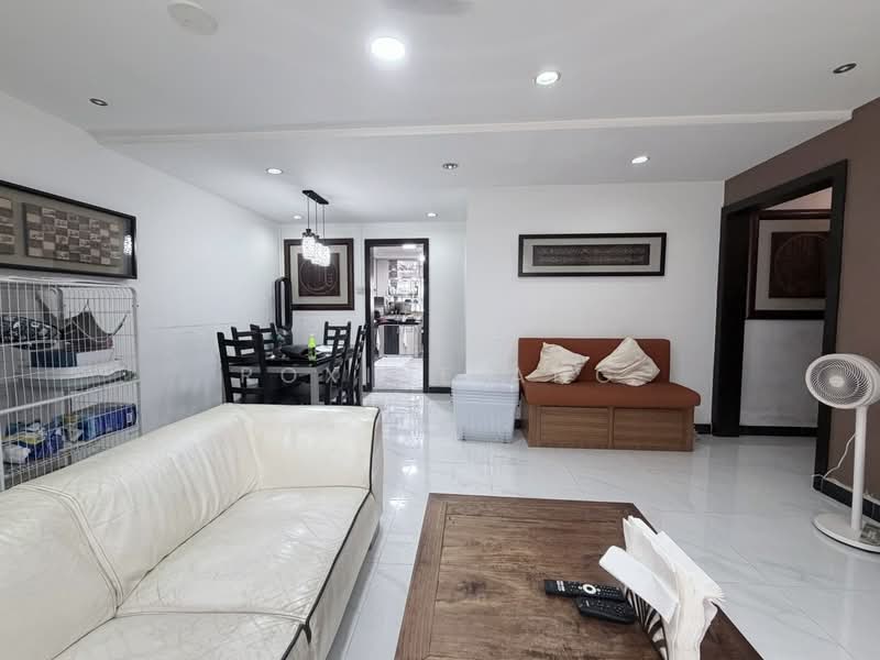 118 Pending Road, 118 Pending Road, 3 Bedrooms, 1,108 sqft, HDB Flat For Sale, by Roxine Ang, 500163572 - Living Room - PropertyGuru.com.sg