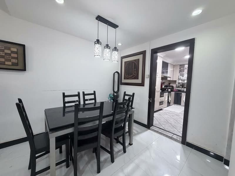 118 Pending Road, 118 Pending Road, 3 Bedrooms, 1,108 sqft, HDB Flat For Sale, by Roxine Ang, 500163572 - Dining Room - PropertyGuru.com.sg