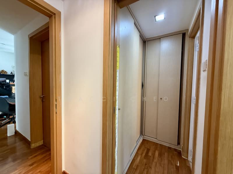 Savannah Condopark, 35 Simei Rise, 3 Bedrooms, 1,227 sqft, Condominium For Rent, by Tracci Cheo, 500163585 - Corridor - PropertyGuru.com.sg