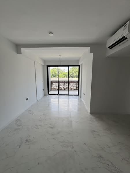 Sceneca Residence, Tanah Merah Kechil Link, 4 Bedrooms, 1,518 sqft, Condominium For Rent, by James ., 500163592 - Balcony - PropertyGuru.com.sg