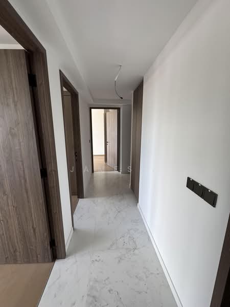 Sceneca Residence, Tanah Merah Kechil Link, 4 Bedrooms, 1,518 sqft, Condominium For Rent, by James ., 500163592 - Corridor - PropertyGuru.com.sg
