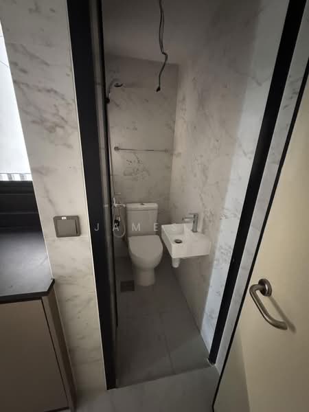Sceneca Residence, Tanah Merah Kechil Link, 4 Bedrooms, 1,518 sqft, Condominium For Rent, by James ., 500163592 - Bathroom - PropertyGuru.com.sg