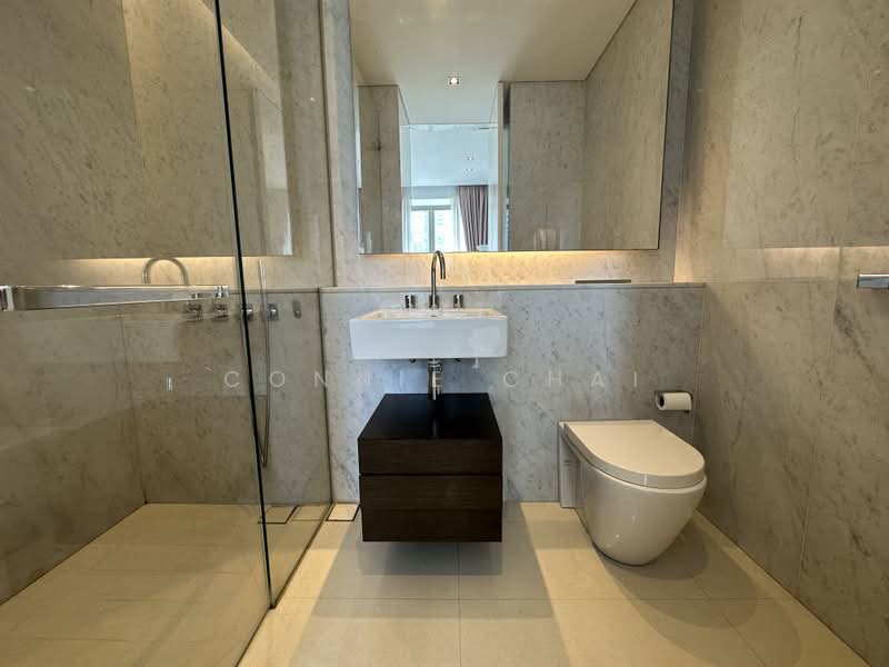 Scotts Square, 6 Scotts Road, 2 Bedrooms, 893 sqft, Condominium For Rent, by Connie Chai, 500163593 - Bathroom - PropertyGuru.com.sg